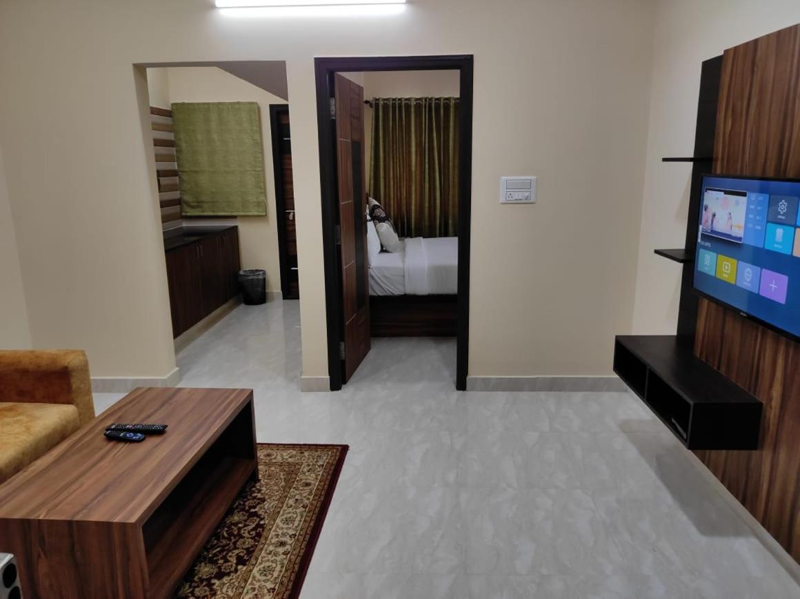 班加罗尔 Golden Chariot 1Bhk Flat Manyata Tech Park酒店 外观 照片
